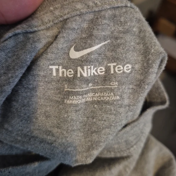 Nike Gray 'Just Do It' Men's Shirt - Picture 3 of 3